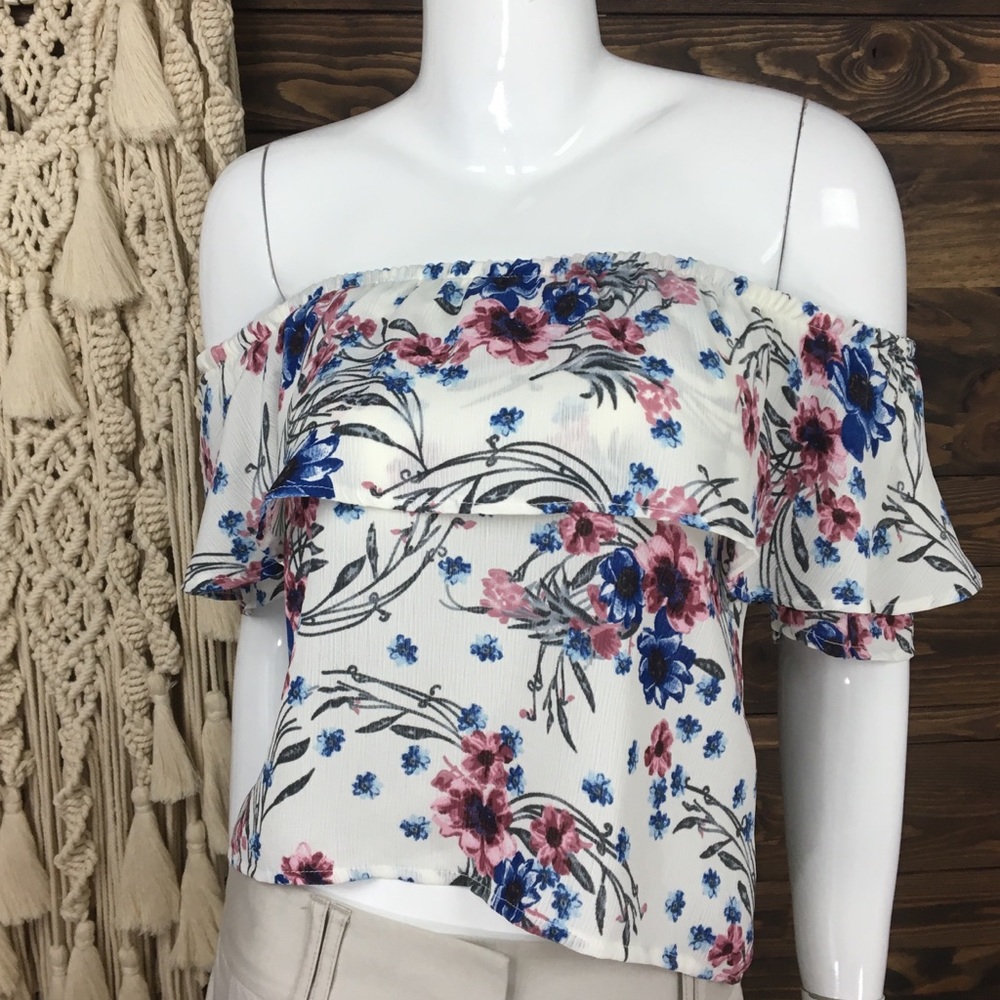 TeenBell | Off‎ Shoulder Blouse Floral Pattern